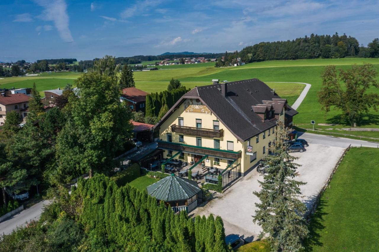 Gasthof Zur Seeburg Seekirchen am Wallersee Bagian luar foto